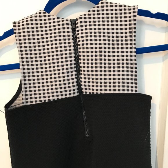 Black and White Crop Top-ish S/XS, business casual - Picture 3 of 5